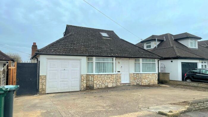 4 Bedroom Property To Rent In Greenfield Avenue, Watford, WD19