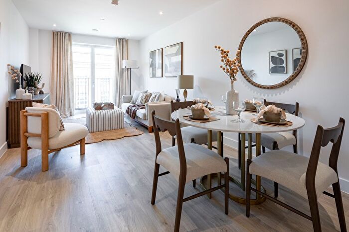2 Bedroom Flat For Sale In " Bedroom Apartment" At Hepworth Place, Walthamstow, E17