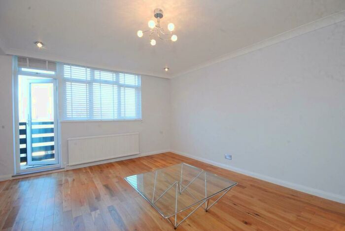 2 Bedroom Flat To Rent In Haverstock Hill, Hampstead, London, NW3