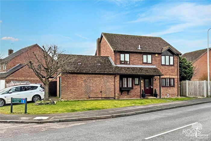 4 Bedroom Detached House For Sale In Corderoy Close, Thatcham, Berkshire, RG19