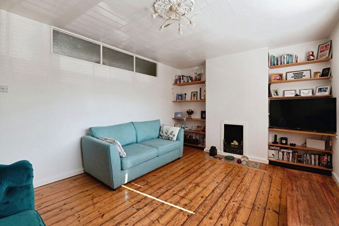 3 Bedroom Flat For Sale In Little Gearies, Cranbrook Road, Ilford, IG6