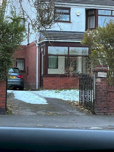 3 Bedroom Semi-Detached House To Rent In Green Lane, Daubhill, BL3