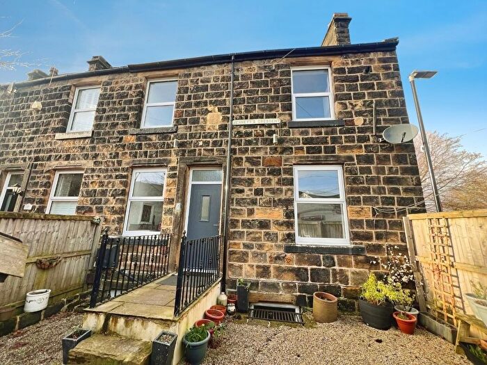 2 Bedroom End Of Terrace House To Rent In Jennetts Crescent, Otley, LS21