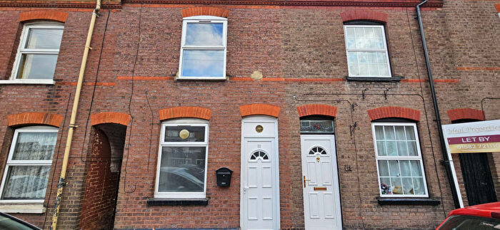 2 Bedroom Terraced House To Rent In May Street, LU1