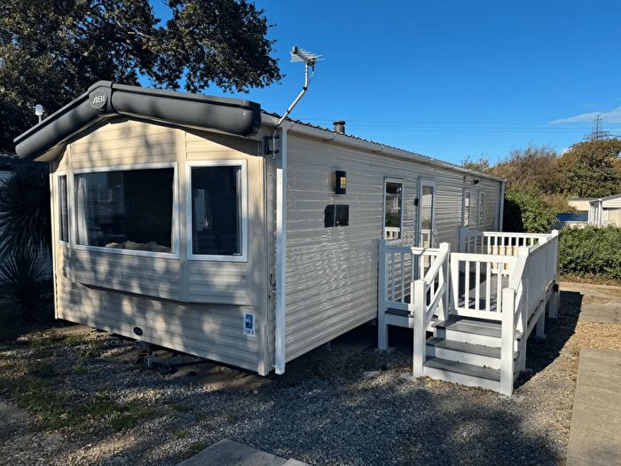 2 Bedroom Property For Sale In Solent Breezes Holiday Park, SO31