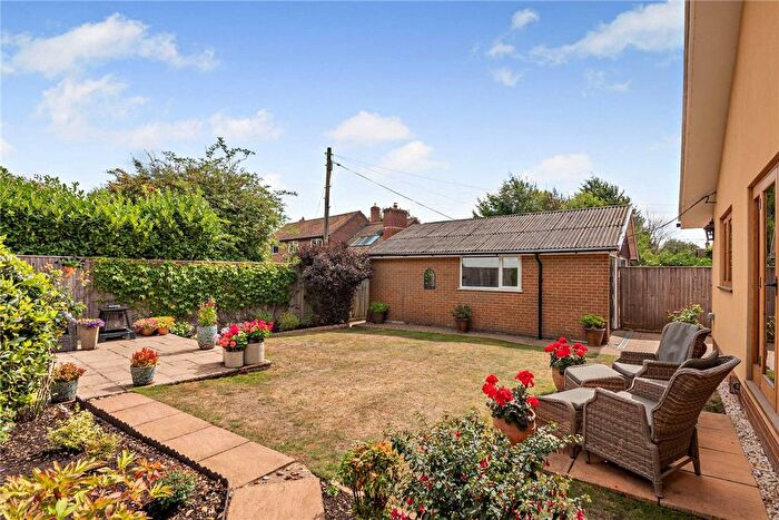 4 Bedroom Bungalow For Sale In Peasemore, Newbury, Berkshire, RG20