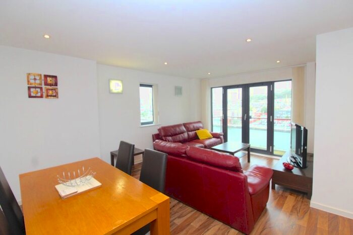 2 Bedroom Flat To Rent In Kings Road, Swansea, SA1