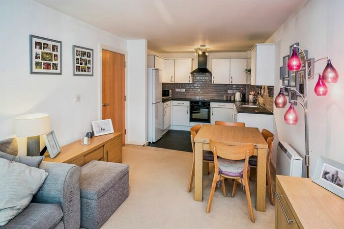 1 Bedroom Flat For Sale In Saddlery Way, Chester, CH1