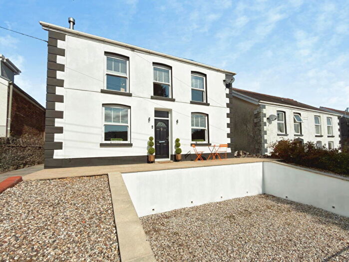 3 Bedroom Detached House For Sale In Swansea Road, Trebanos, Swansea, SA8