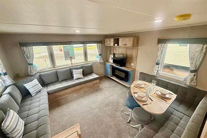 2 Bedroom Mobile/park Home For Sale In Craigielands Park, Beattock, Moffat, DG10