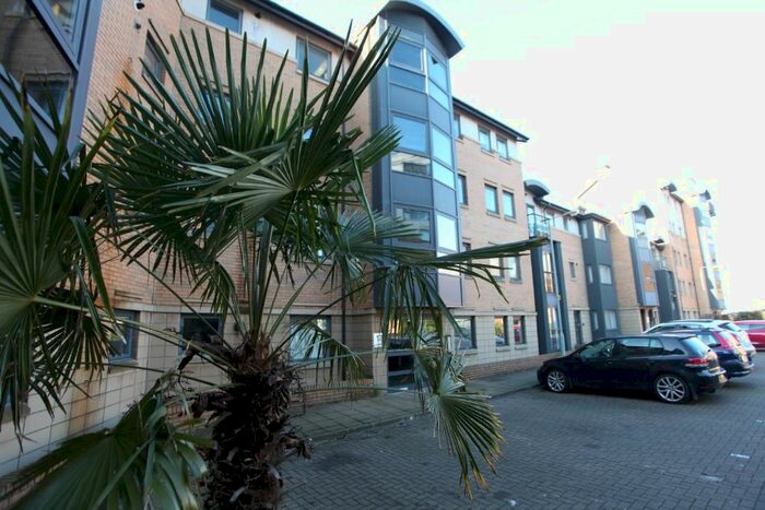 2 Bedroom Flat To Rent In Rennies Isle, Leith, Edinburgh, EH6