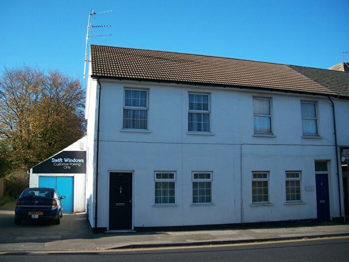 2 Bedroom Flat To Rent In High Street, Caterham, CR3