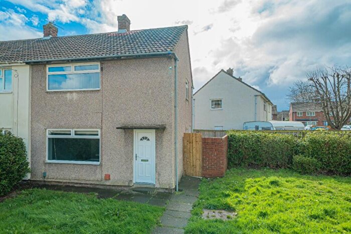 2 Bedroom End Of Terrace House To Rent In Hopedene, Leam Lane, Gateshead, Tyne And Wear, NE10