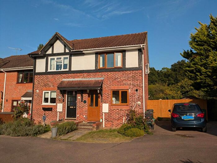 2 Bedroom Semi-Detached House To Rent In Caxton Rise, Redhill, RH1