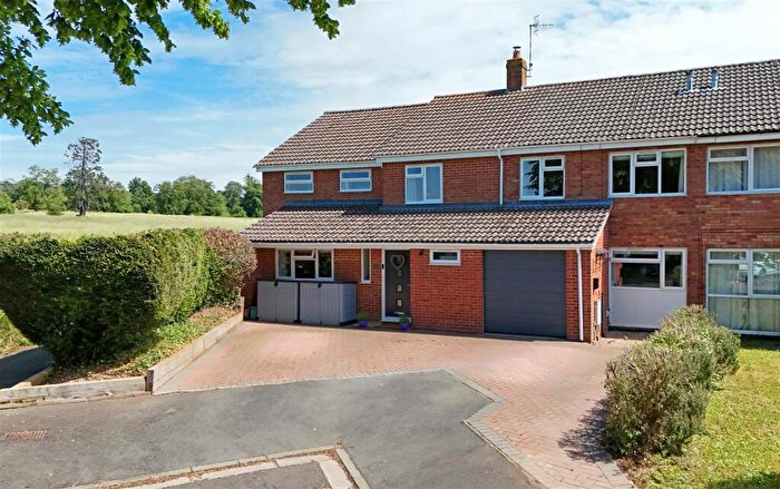 5 Bedroom Semi Detached House For Sale In Sadler Close, Clopton, Stratford Upon Avon, CV37