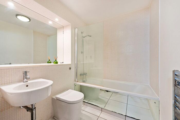 2 Bedroom Flat For Sale In Hare Marsh, London, E2