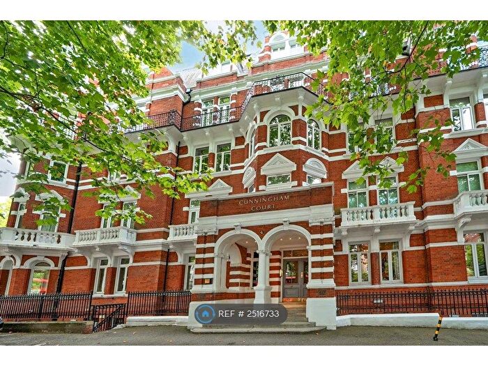 3 Bedroom Flat To Rent In Cunningham Court, London, W9