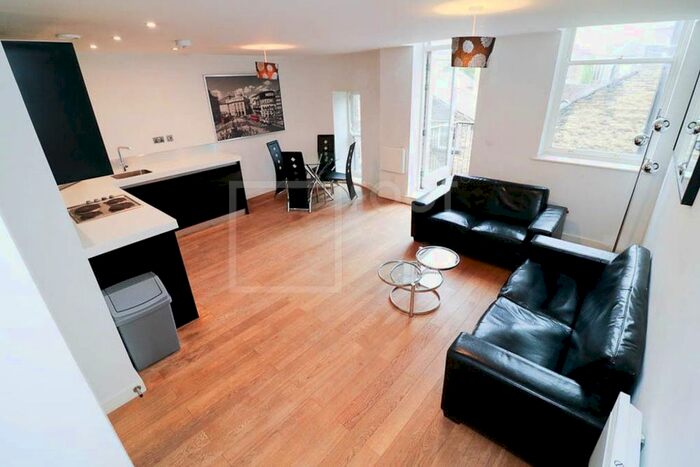 2 Bedroom Flat To Rent In Gallon House, Little Germany, BD1