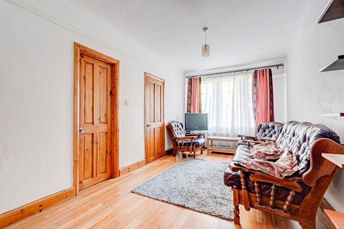 1 Bedroom Flat To Rent In Hillsborough Court, Mortimer Crescent, London, NW6