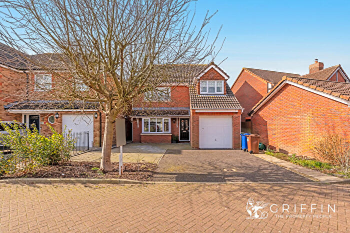 4 Bedroom Detached House For Sale In Medlar Drive, South Ockendon, RM15