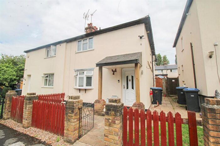 4 Bedroom Semi-Detached House For Sale In Broadway Avenue, Old Harlow, CM17