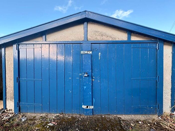 Garage / Parking To Rent In Garage Briarwood, Wibsey, Bradford, BD6