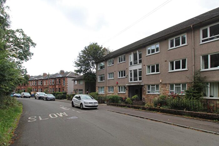 3 Bedroom Flat To Rent In Camphill Avenue, Glasgow, G41