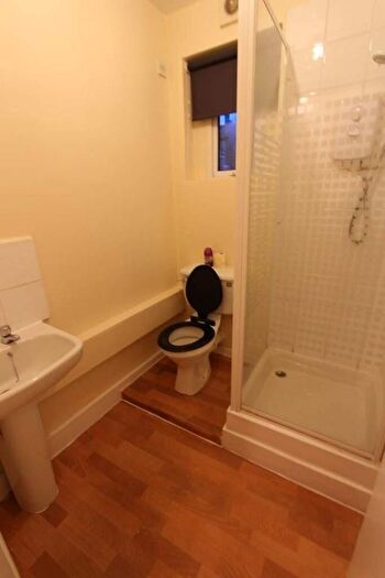 Studio To Rent In North End Road, London, W14