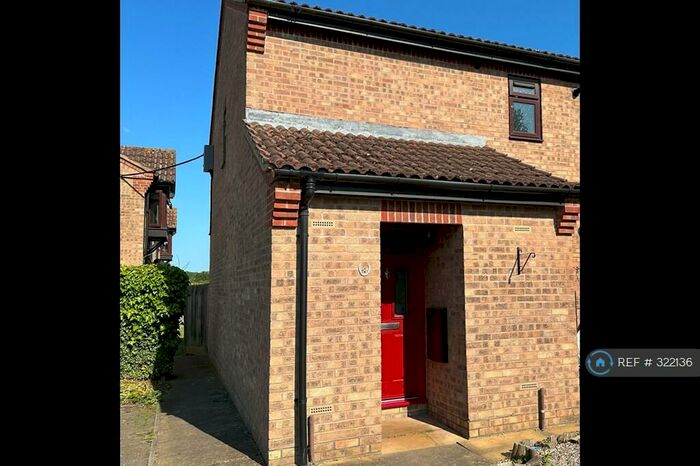 2 Bedroom Maisonette To Rent In Cricketers Close, Broomfield, Chelmsford, CM1