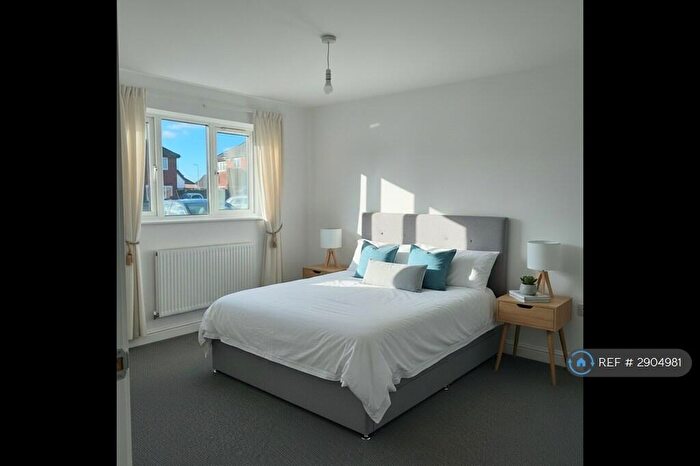 2 Bedroom Flat To Rent In Deemuir Square, Cardiff, CF24