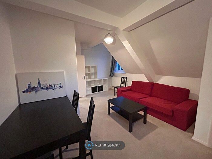 1 Bedroom Flat To Rent In Thackeray House, London, WC1N