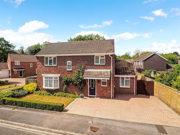 4 Bedroom Detached House For Sale In Sainsbury Close, Andover, SP10