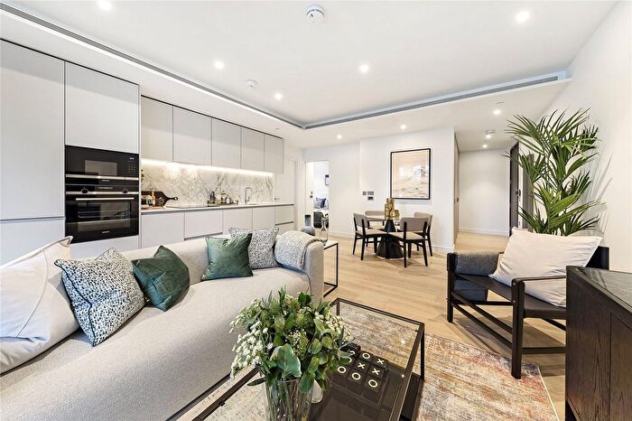 2 Bedroom Flat To Rent In Water Street, London, E14