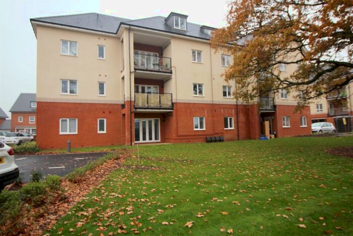 1 Bedroom Apartment To Rent In Percivale Close, Ifield, RH11
