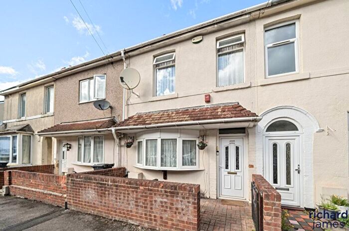 3 Bedroom Terraced House For Sale In Beatrice Street, Gorse Hill, Swindon, SN2