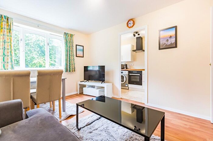 1 Bedroom Flat To Rent In Telegraph Place, Millwall, E14
