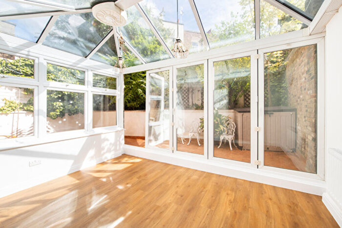 2 Bedroom Flat To Rent In Haverstock Hill, Belsize Park, NW3