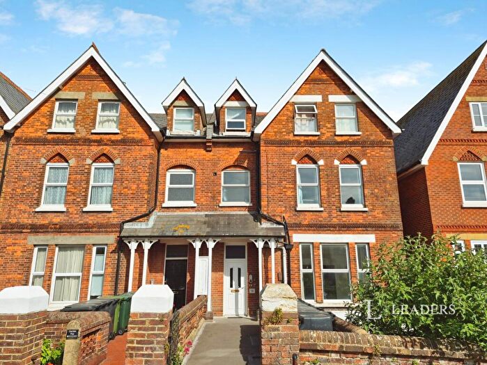 Studio To Rent In Moat Croft Road, BN21