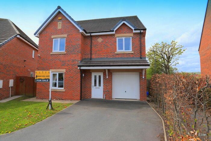 4 Bedroom Detached House For Sale In Framwellgate Moor, Durham, DH1
