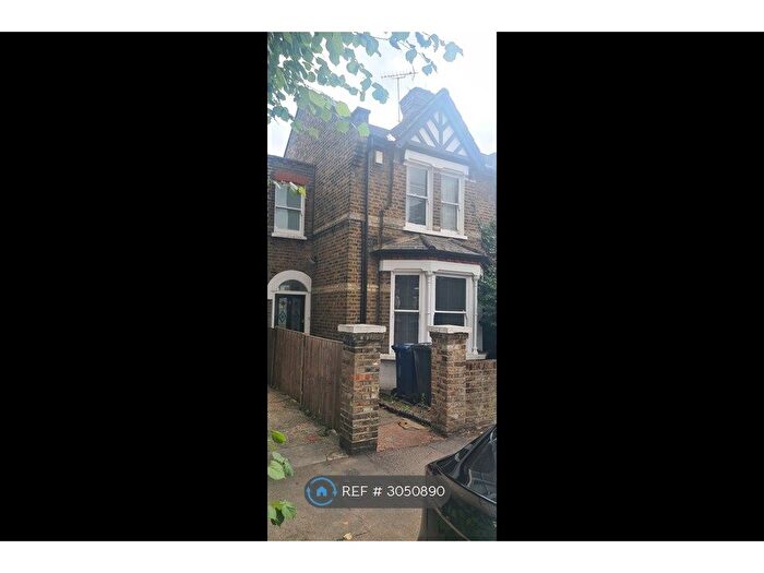 3 Bedroom Terraced House To Rent In Hastings Road, London, W13