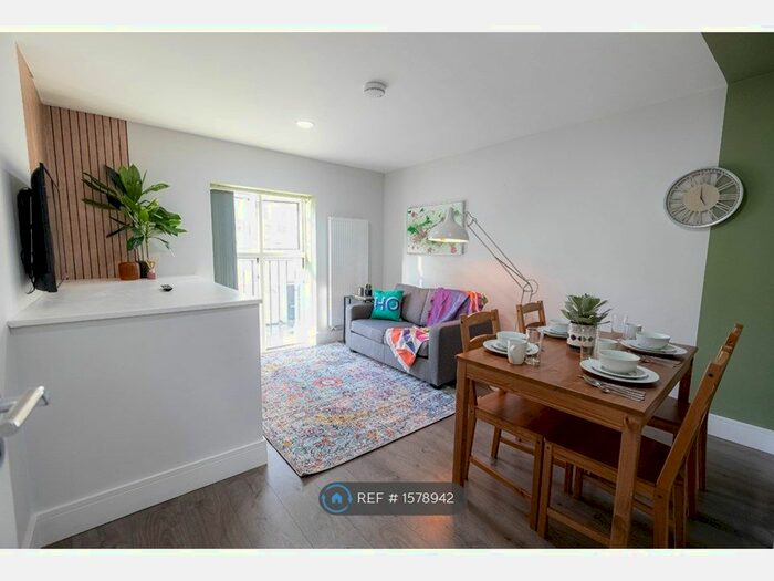 1 Bedroom Flat To Rent In Chalk Farm - Camden, London, NW5