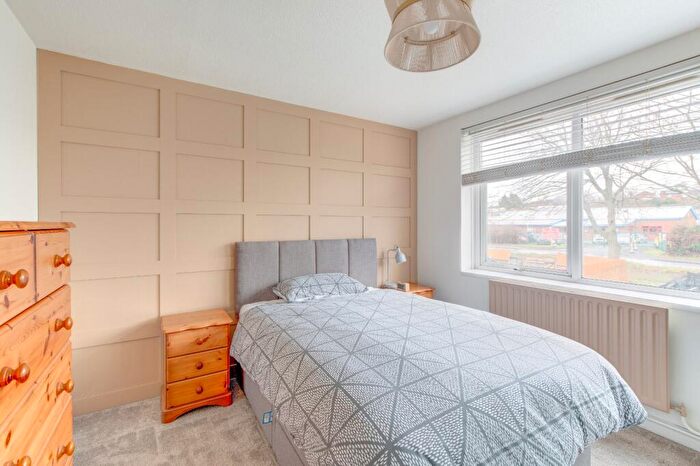3 Bedroom End Of Terrace House For Sale In Eathorpe Close, Matchborough West, Redditch, B98