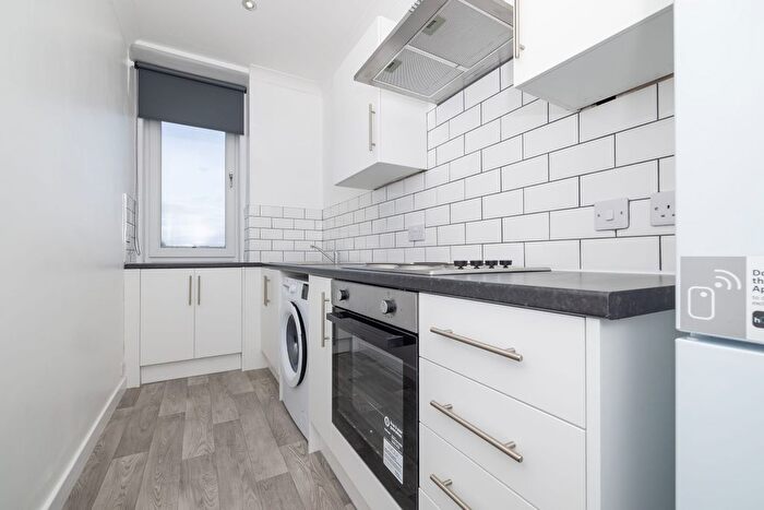 1 Bedroom Flat To Rent In Clepington Road, Dundee, DD3