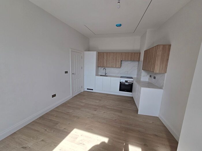 2 Bedroom Flat To Rent In Athenaeum Place, London, N10