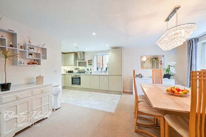2 Bedroom Flat For Sale In Ellis Close, Eltham, SE9