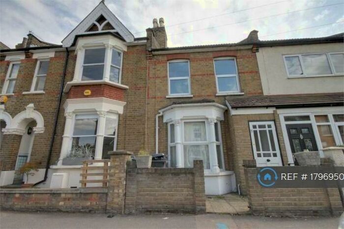 3 Bedroom Terraced House To Rent In The Links, Walthamstow, E17