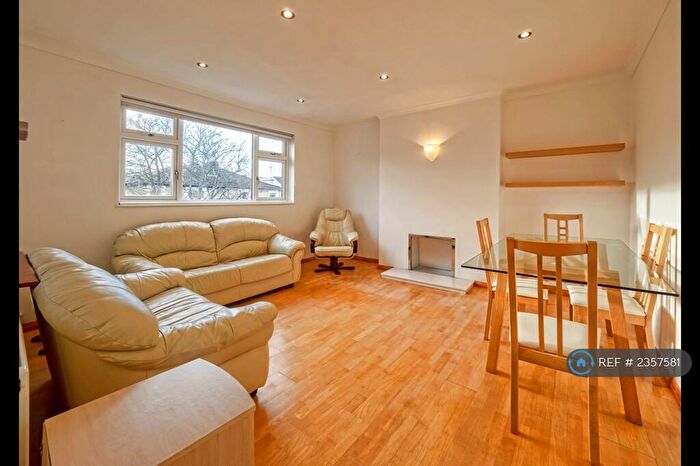 2 Bedroom Flat To Rent In Finchley Central, London, N3