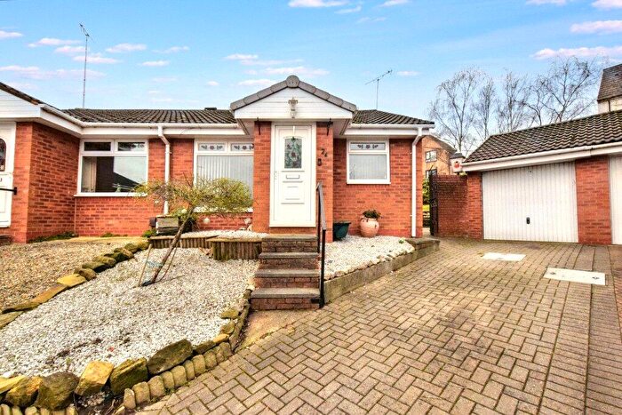 1 Bedroom Bungalow For Sale In Thornhill Croft, Leeds, West Yorkshire, LS12