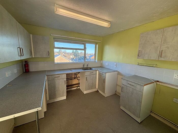 2 Bedroom Flat For Sale In Dickens Avenue, Corsham, SN13
