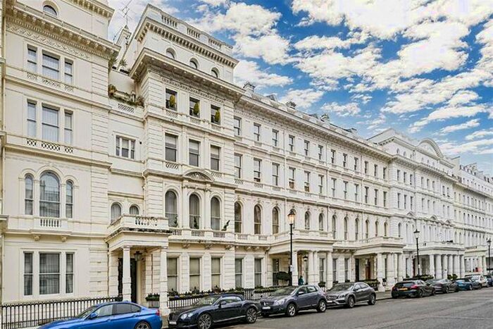 2 Bedroom Flat To Rent In Lancaster Gate, London, W2